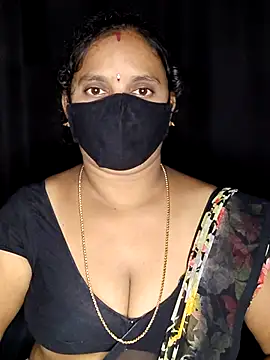 vintage-vibs online show from October 31, 2025, 6:04 pm