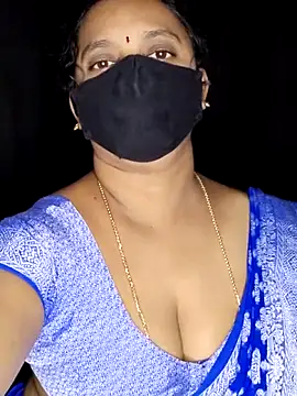 Snapshot of vintage-vibs chatting on November 8, 2025, 5:44 am vintage-vibs online show from November 8, 2025, 5:44 am