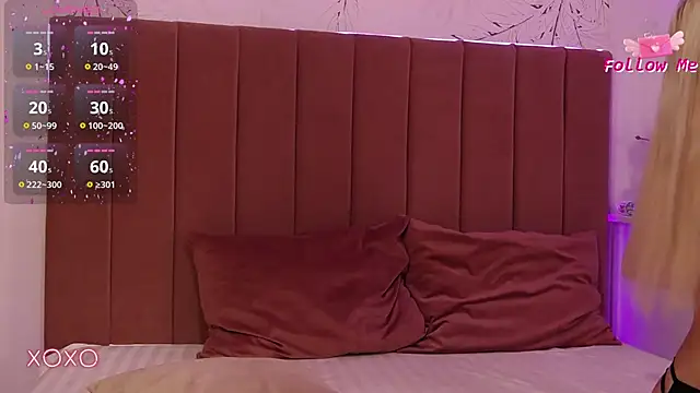 Snapshot of PinkySparks chatting on October 23, 2025, 6:39 pm PinkySparks online show from October 23, 2025, 6:39 pm