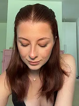 Mia-Minou online show from May 31, 2026, 8:42 am