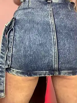 Snapshot of Isabella_21x chatting on December 18, 2025, 12:53 pm Isabella 21x online show from December 18, 2025, 12:53 pm