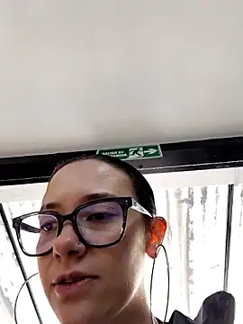 Isabella 21x online show from October 23, 2025, 12:48 pm