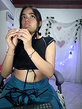 Snapshot of sophie_north chatting on May 12, 2026, 11:22 pm sophie north online show from May 12, 2026, 11:22 pm