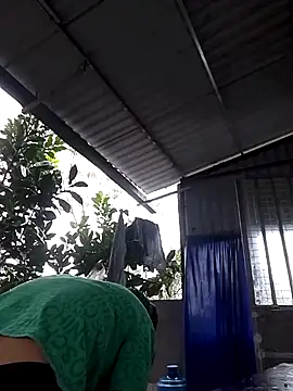 Snapshot of Aninyin22 chatting on November 17, 2025, 12:47 am Aninyin22 online show from November 17, 2025, 12:47 am