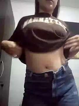 dulccemaria24 online show from February 19, 2026, 1:02 am