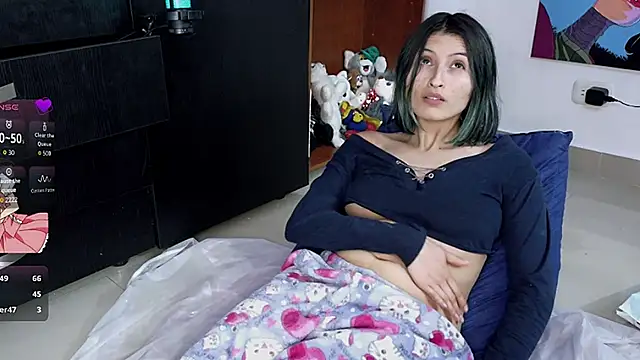 Camila---torres online show from April 13, 2026, 4:22 pm