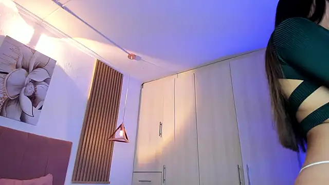 mia nevaeh online show from December 20, 2025, 10:12 pm