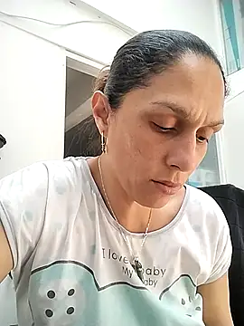 Snapshot of Corina_hot chatting on November 22, 2025, 4:39 pm Corina hot online show from November 22, 2025, 4:39 pm