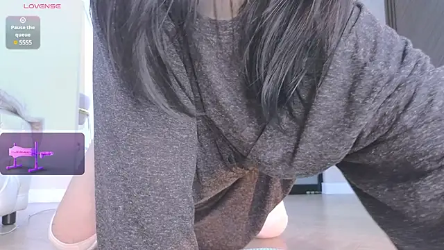 Snapshot of Ake_Mi chatting on March 1, 2025, 9:29 am Ake Mi online show from March 1, 2025, 9:29 am