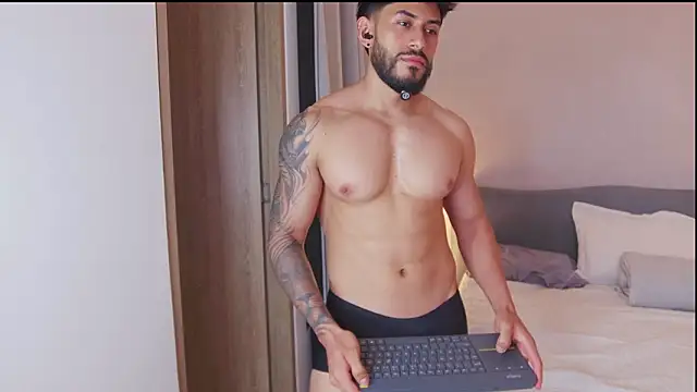 alexxxmachine online show from March 29, 2026, 11:39 pm