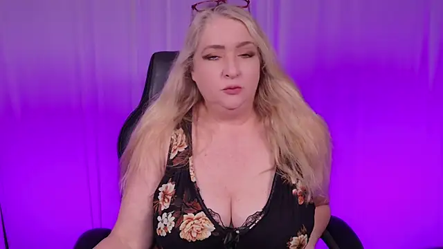 KatDSinclair online show from March 17, 2025, 4:01 pm