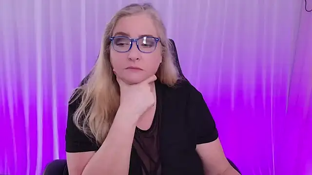 KatDSinclair online show from February 5, 2025, 5:09 pm