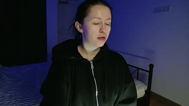 VioletCatt online show from November 29, 2025, 6:46 am