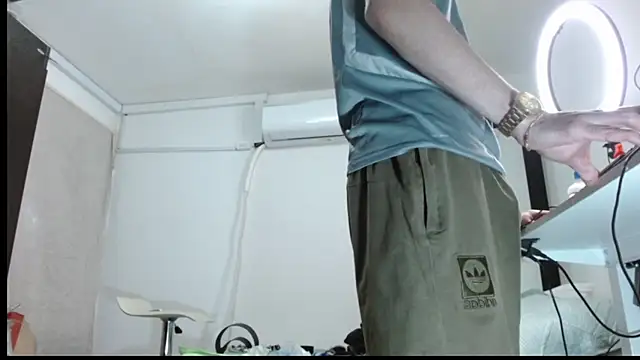 Snapshot of badanyboy chatting on January 13, 2026, 5:55 am badanyboy online show from January 13, 2026, 5:55 am