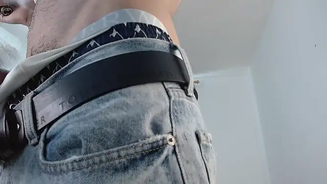 Snapshot of badanyboy chatting on November 13, 2025, 4:44 pm badanyboy online show from November 13, 2025, 4:44 pm