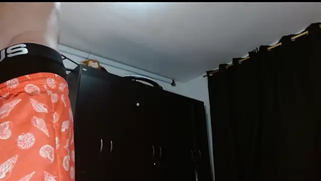 Snapshot of badanyboy chatting on December 3, 2025, 5:19 am badanyboy online show from December 3, 2025, 5:19 am