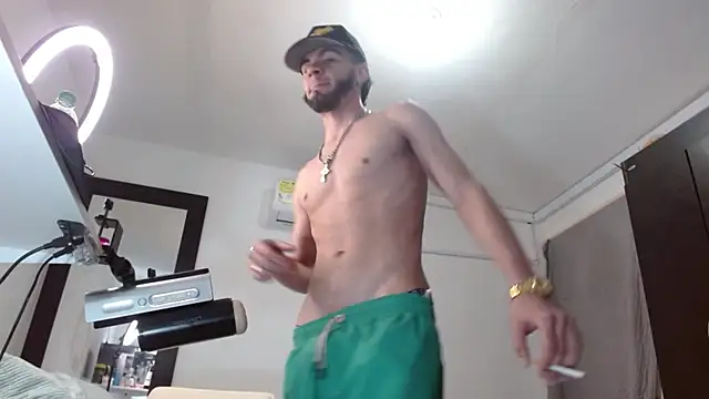 Snapshot of badanyboy chatting on January 9, 2026, 6:04 pm badanyboy online show from January 9, 2026, 6:04 pm