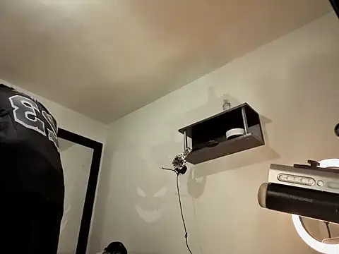 Snapshot of badanyboy chatting on April 7, 2026, 11:17 pm badanyboy online show from April 7, 2026, 11:17 pm