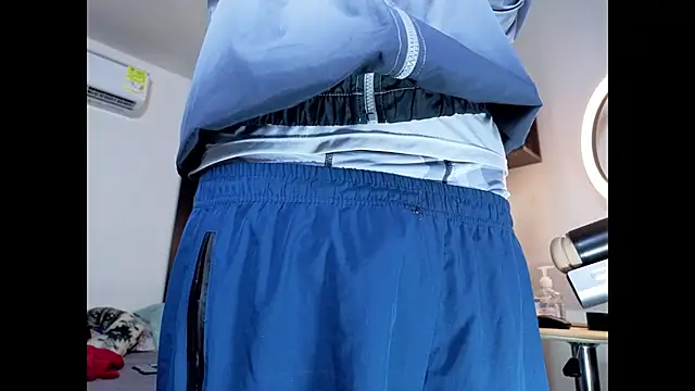 Snapshot of badanyboy chatting on April 1, 2026, 10:27 am badanyboy online show from April 1, 2026, 10:27 am