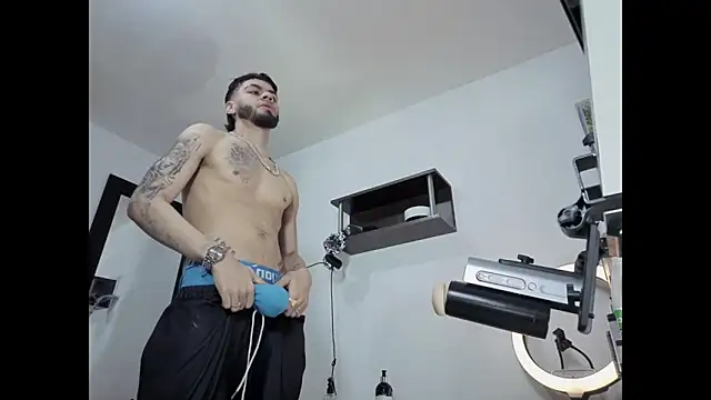 Snapshot of badanyboy chatting on April 7, 2026, 8:16 am badanyboy online show from April 7, 2026, 8:16 am