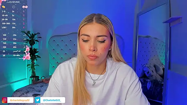 Snapshot of charlotte__grey chatting on March 17, 2025, 7:58 pm charlotte grey online show from March 17, 2025, 7:58 pm