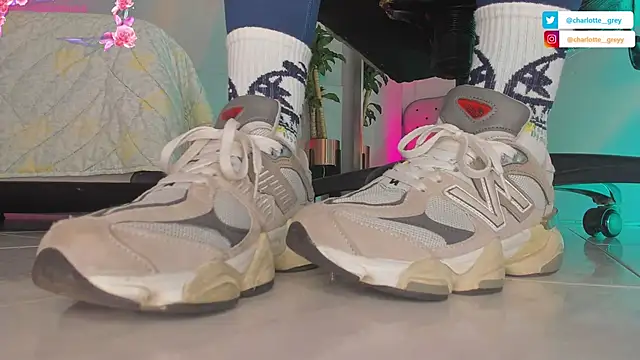 charlotte  grey online show from October 22, 2025, 8:19 pm