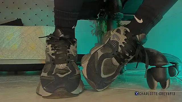 charlotte  grey online show from January 12, 2026, 12:12 pm