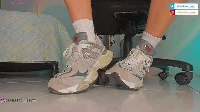 charlotte  grey online show from October 23, 2025, 8:07 pm