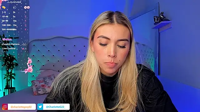Snapshot of charlotte__grey chatting on March 7, 2025, 10:54 pm charlotte grey online show from March 7, 2025, 10:54 pm