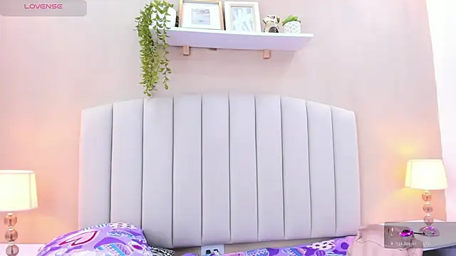 Mia thompson 19 online show from January 7, 2026, 7:08 pm