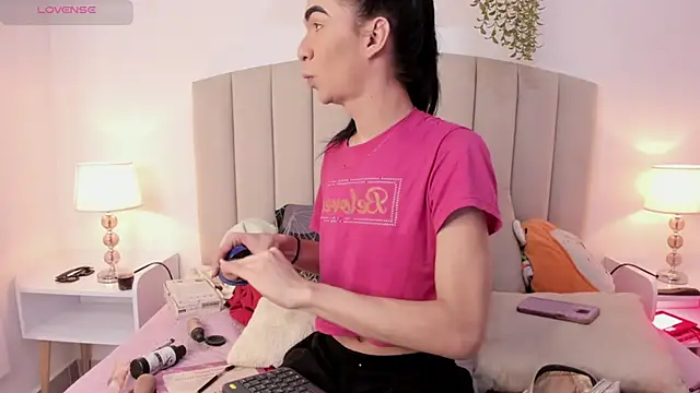 Snapshot of Mia_thompson_19 chatting on October 24, 2025, 9:03 pm Mia thompson 19 online show from October 24, 2025, 9:03 pm