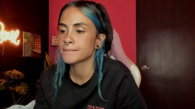 Juanadearco5 online show from December 2, 2025, 10:55 pm