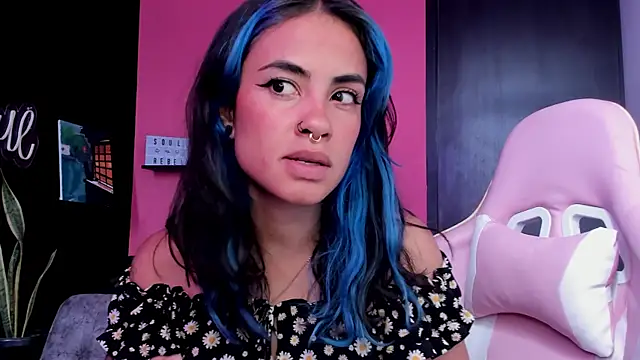 Juanadearco5 online show from October 28, 2025, 2:38 pm