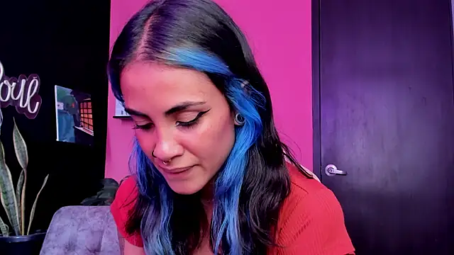 Juanadearco5 online show from November 4, 2025, 2:32 pm