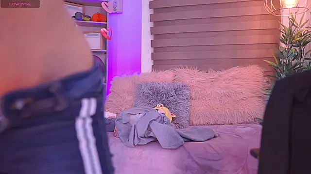 Snapshot of madelyn_rose_ chatting on September 12, 2025, 2:01 am madelyn rose online show from September 12, 2025, 2:01 am