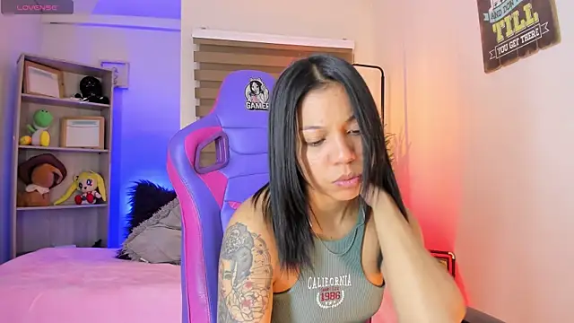 Snapshot of madelyn_rose_ chatting on November 22, 2025, 1:48 am madelyn rose online show from November 22, 2025, 1:48 am