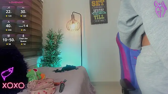 Snapshot of madelyn_rose_ chatting on October 9, 2025, 12:22 am madelyn rose online show from October 9, 2025, 12:22 am