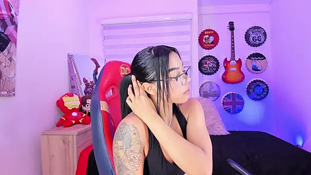 Snapshot of madelyn_rose_ chatting on March 8, 2025, 5:17 am madelyn rose online show from March 8, 2025, 5:17 am