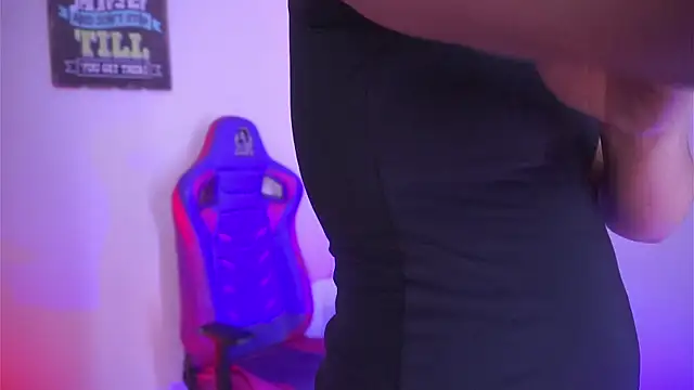 Snapshot of madelyn_rose_ chatting on November 28, 2025, 1:39 am madelyn rose online show from November 28, 2025, 1:39 am