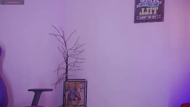 Snapshot of madelyn_rose_ chatting on November 11, 2025, 1:33 am madelyn rose online show from November 11, 2025, 1:33 am