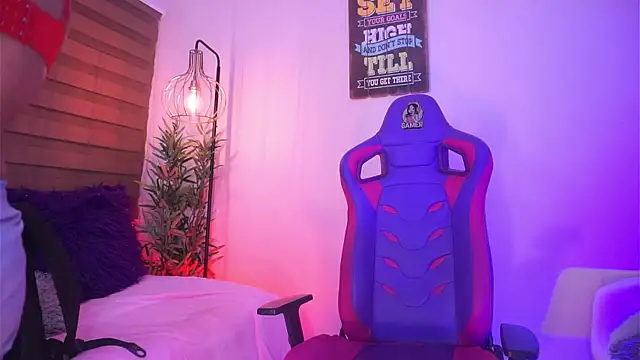 Snapshot of madelyn_rose_ chatting on November 26, 2025, 2:22 am madelyn rose online show from November 26, 2025, 2:22 am