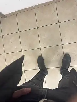 Snapshot of hotisraeli chatting on February 27, 2025, 10:33 am hotisraeli online show from February 27, 2025, 10:33 am