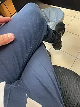 Snapshot of hotisraeli chatting on March 6, 2025, 7:58 am hotisraeli online show from March 6, 2025, 7:58 am