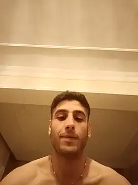 arenn1997 online show from November 12, 2025, 12:15 am