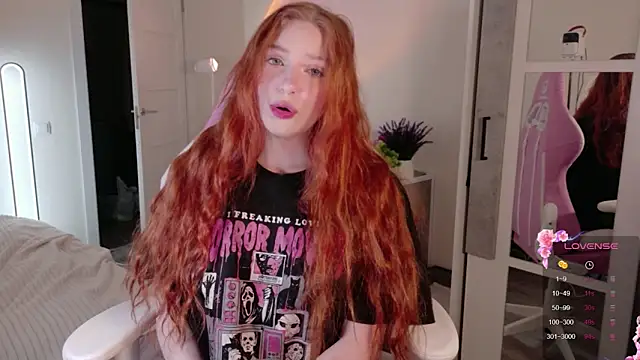 Snapshot of cinnabon_girls chatting on October 28, 2025, 7:13 pm cinnabon girls online show from October 28, 2025, 7:13 pm