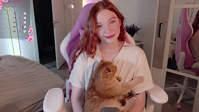 Snapshot of cinnabon_girls chatting on October 25, 2025, 7:03 pm cinnabon girls online show from October 25, 2025, 7:03 pm