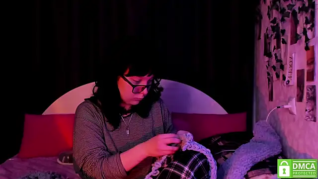 dreamgirllovee online show from December 2, 2025, 11:28 pm