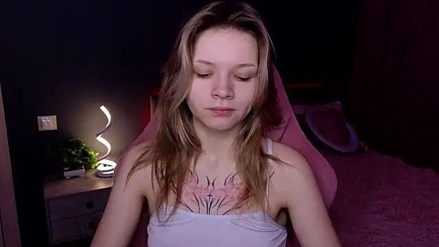 LitaBrom online show from February 7, 2025, 1:04 am