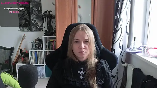 stellablondy online show from June 27, 2026, 4:02 pm