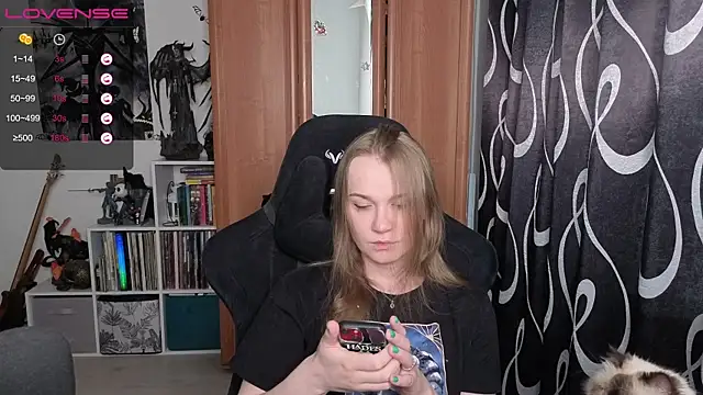 stellablondy online show from June 30, 2026, 2:50 pm